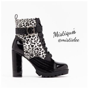 NASTY GAL Hey Cheetah Animal Print Textured Heel Boot Bootie Size 10